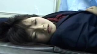 Japans schoolmeisje bij gynaecoloog TASH061_18